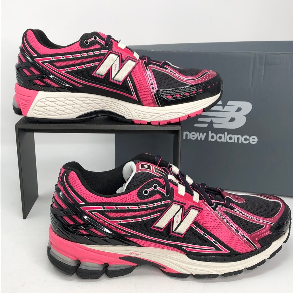 New Balance Women’s 1906R Pink Black U1906RMD Lifestyle Sneakers - Size 8.5